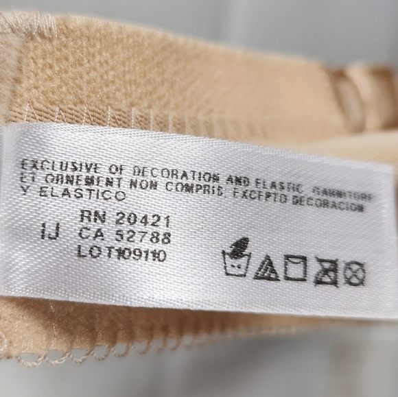 Wacoal La Femme Full Figure Underwire Semi Sheer Bra in Naturally Nude US 38D - Picture 14 of 14